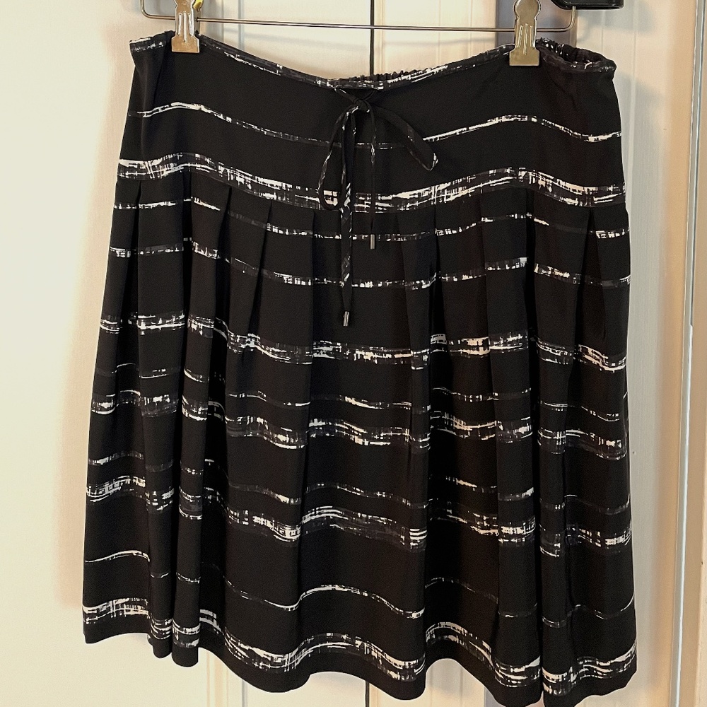Vince Abstract Print Skirt Size XS